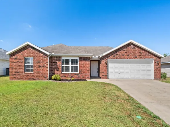 906 SW Summit Chase Rd, Bentonville, AR 72712
