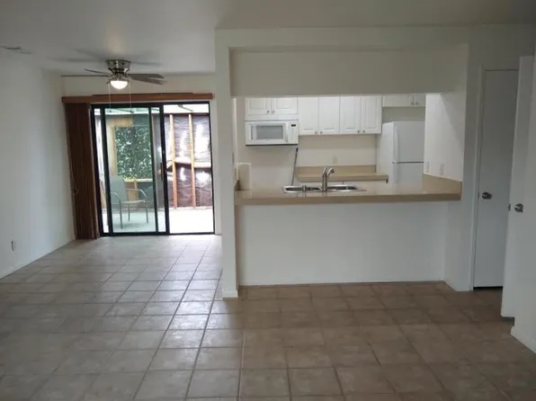 45 Lakeview Cir, Cathedral City, CA 92234