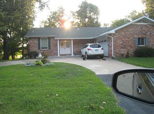 1117 Sunshine Dr, Aurora, MO 65605