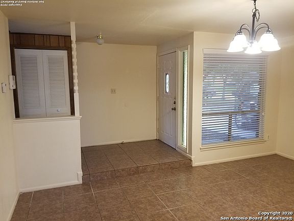 4th image of 4111 Hillswind St