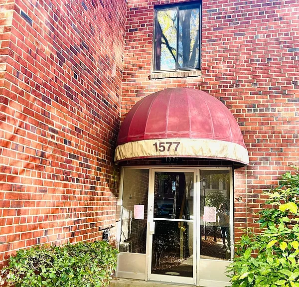 1577 N Colonial Ter — Photo 1