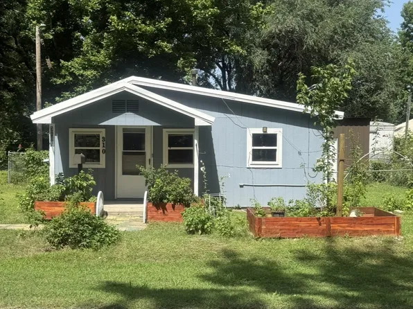 310 S Cherokee St, Stilwell, OK 74960