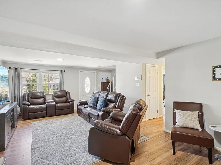 13908 Mattapony Dr — Photo 4