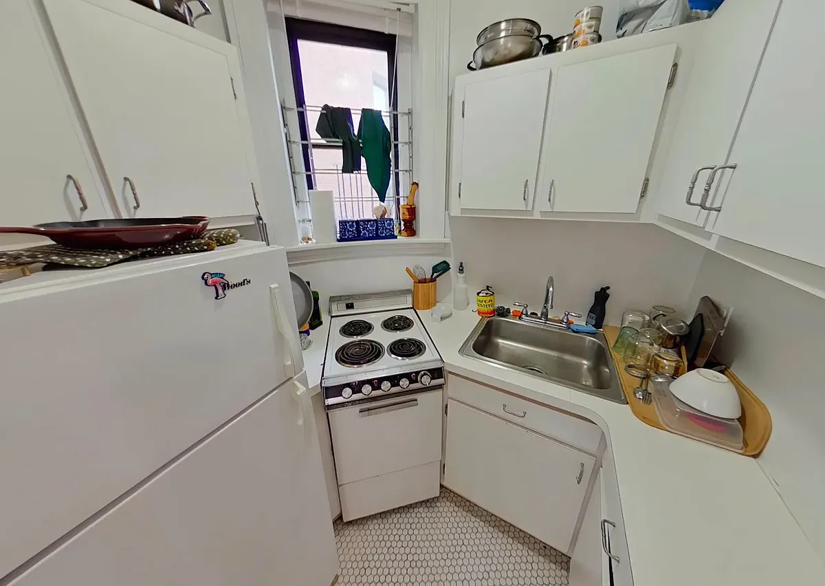 Building Photo - 27 1/2 Massachusetts Ave #3B