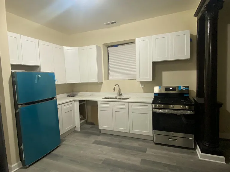 1004 S Oakley Blvd #1F — Photo 3