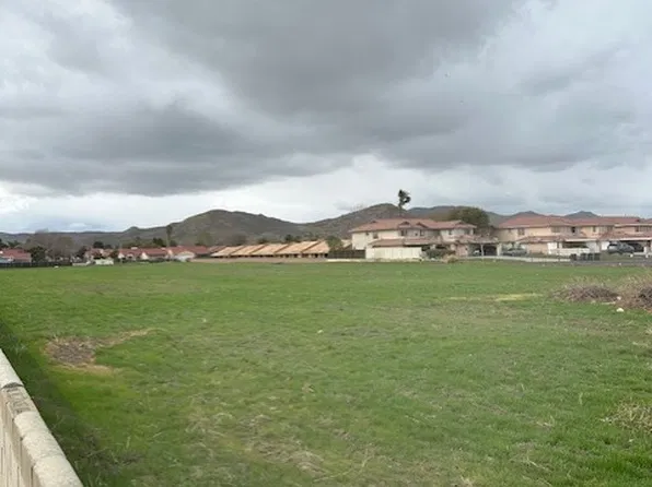 411 N Sanderson Ave #176, Hemet, CA 92545