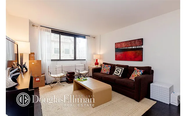 Rented by Douglas Elliman | media 19