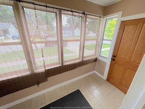 2nd image of 1841 Aubin Rd