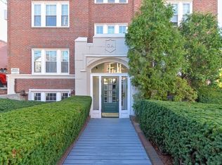 21 Bradlee Rd APT 33, Medford, MA 02155