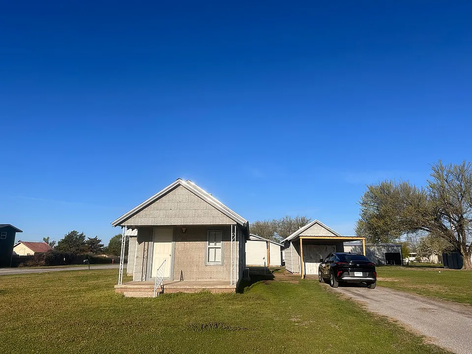 205 G St