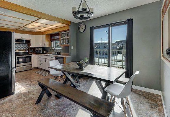 5th image of 1010 Twin Hill Close