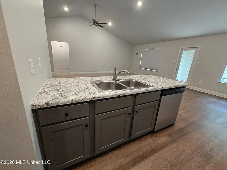 6248 Emerald Lake Dr — Photo 14