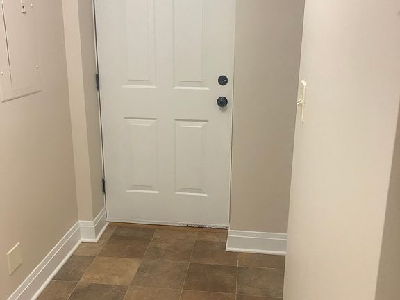 3rd image of 2706 W Ainslie St #2e