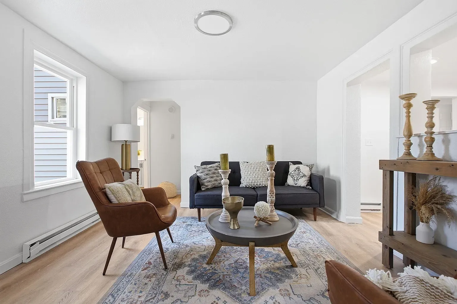 2 bed, 850 sqft, $2,600 — Photo 3