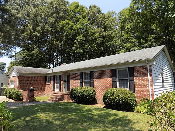 2nd image of 590 Falmouth Cir