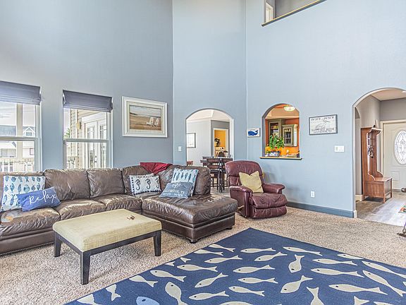 4th image of 714 93rd St
