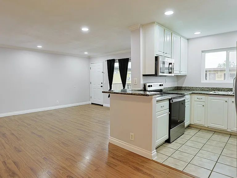 620 E Lexington Ave #16 — Photo 8