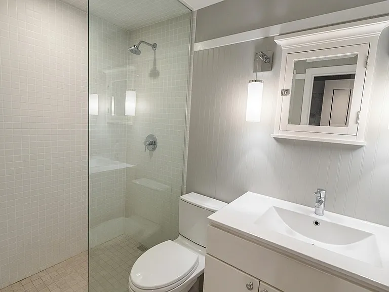 411 W Ontario St #527 — Photo 11