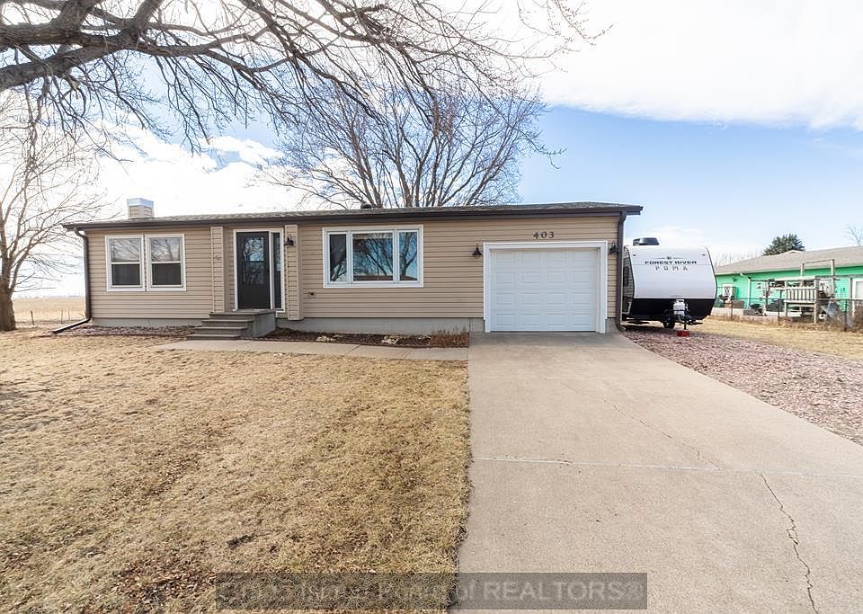 1st image of 403 Pheasant Dr