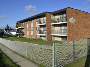 4820 46th St #1A, Innisfail, AB T4G 1B9