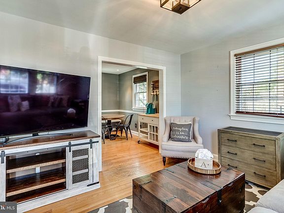 4th image of 2054 N Brandywine St