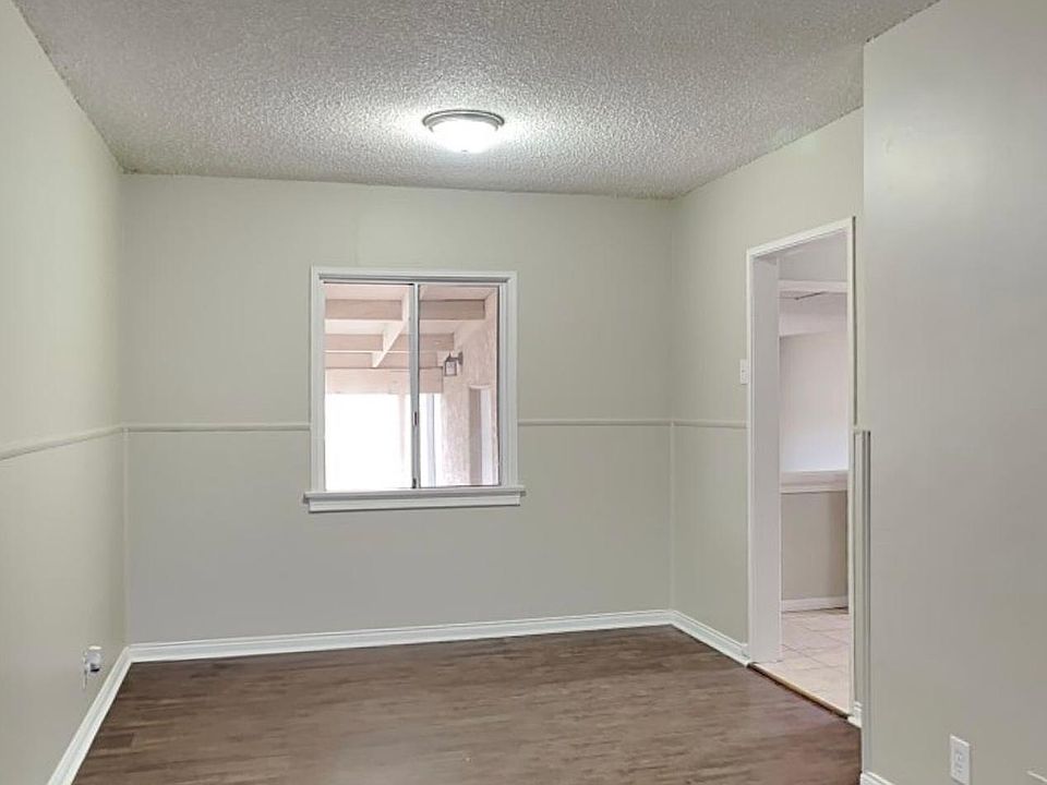 1st image of 10807 Floral Dr
