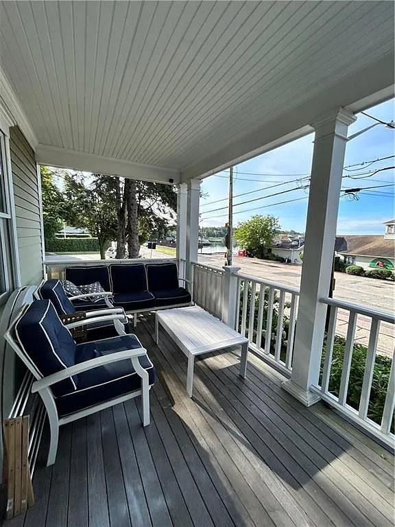 3 bed, 3.0 bath, 1793 sqft, $4,000 — Photo 3
