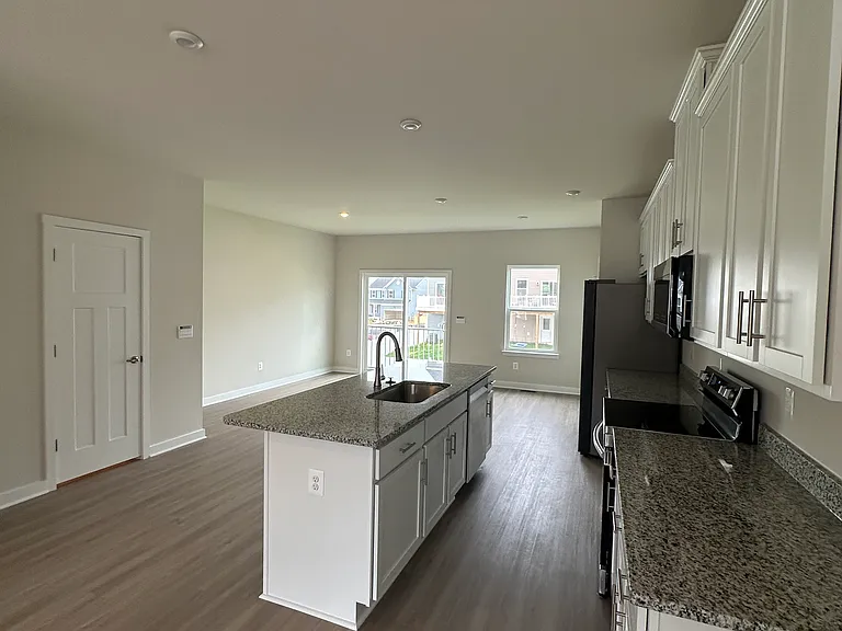 212 Huntwellwest Blvd — Photo 21