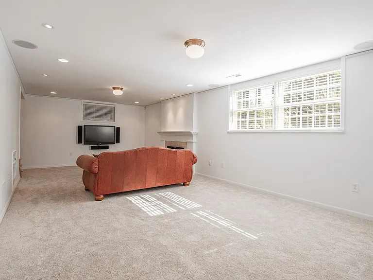 4527 SW 29th Ave — Photo 15