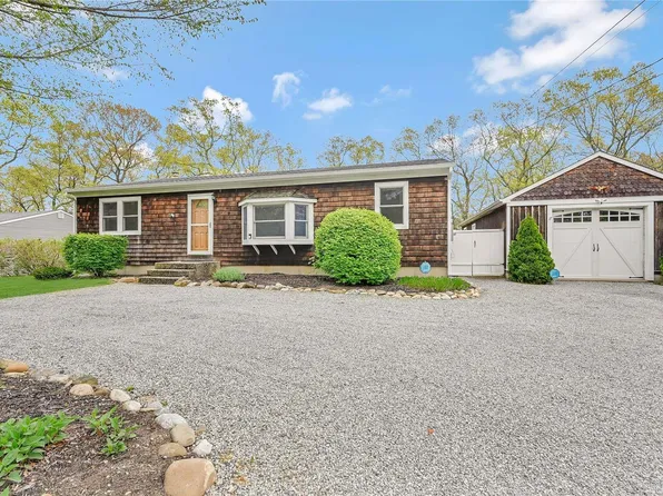 23 Bauer Avenue, Manorville, NY 11949