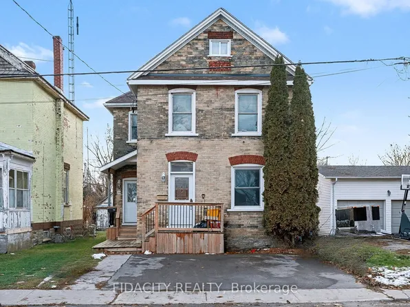 38 Winnifred St N, Smiths Falls, ON K7A 2N5