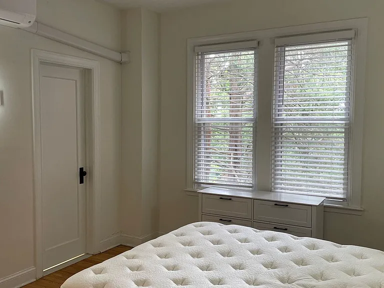 Guilford Apartments — Photo 17