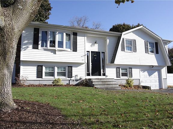 3rd image of 15 Desmarais St