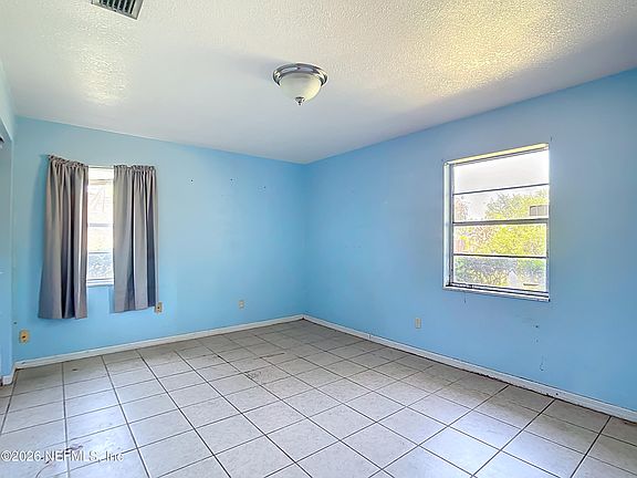 3rd image of 178 MYRTLE Drive