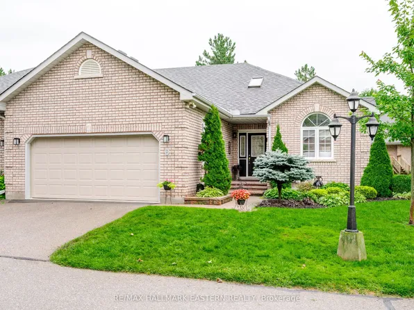300 Franmor Dr #2, Peterborough, ON K9H 7R1