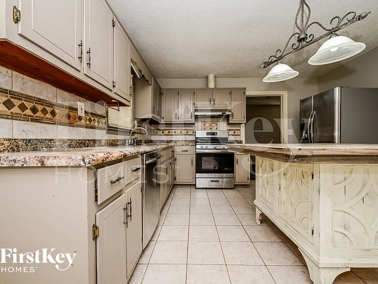1515 Flat Rock Rd — Photo 4
