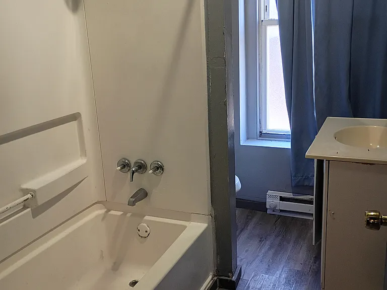 1129 Lehman St #2 — Photo 5