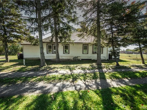 7 Cloyes Ave, Depew, NY 14043