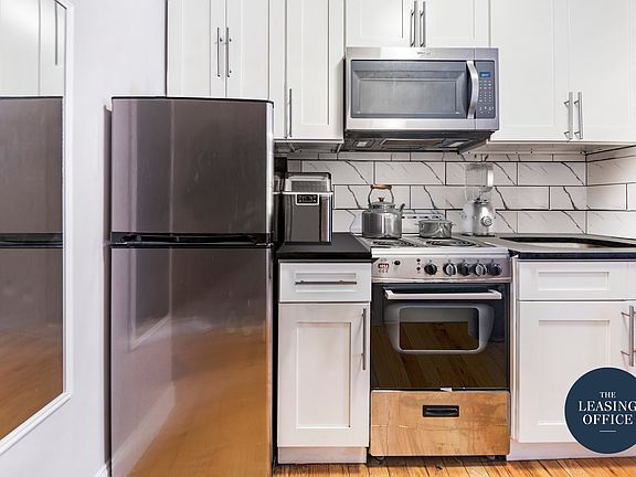 5th image of 450 W 46th St APT 2FW