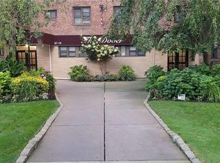 87-15 204th St APT B48, Hollis, NY