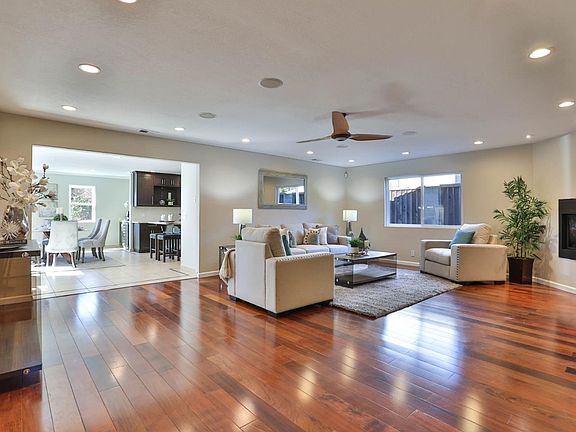 4th image of 890 Summerbrook Ln