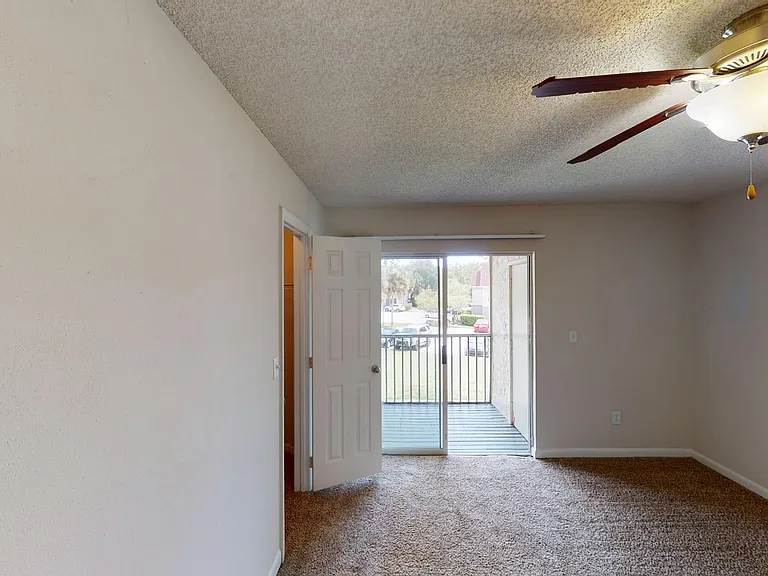 Altamira Place Apartment Homes — Photo 95