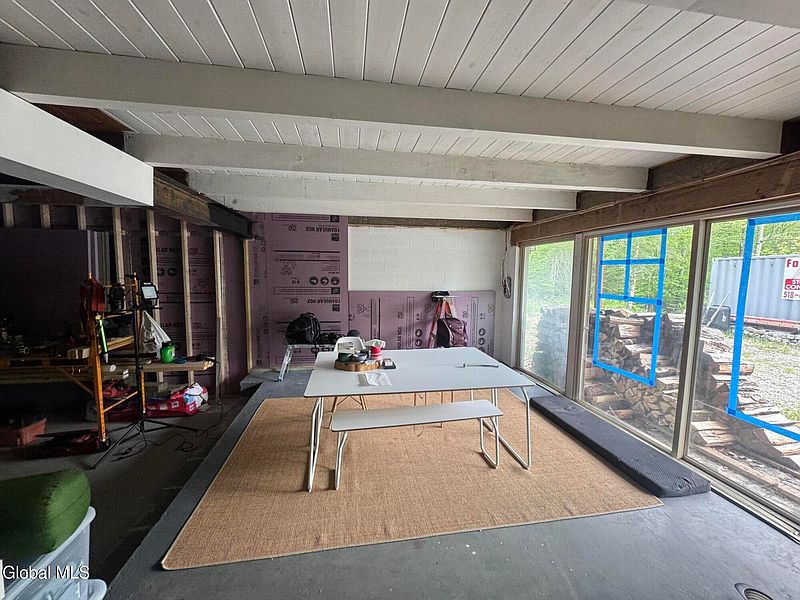 4th image of 1375 River Road