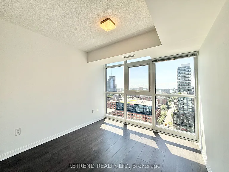 400 Adelaide St E #2204 — Photo 17