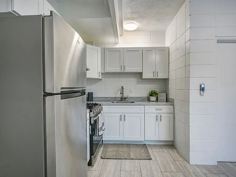 815 Washington St — Photo 31