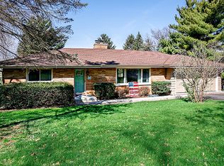 5336 Riverview Dr, Lisle, IL