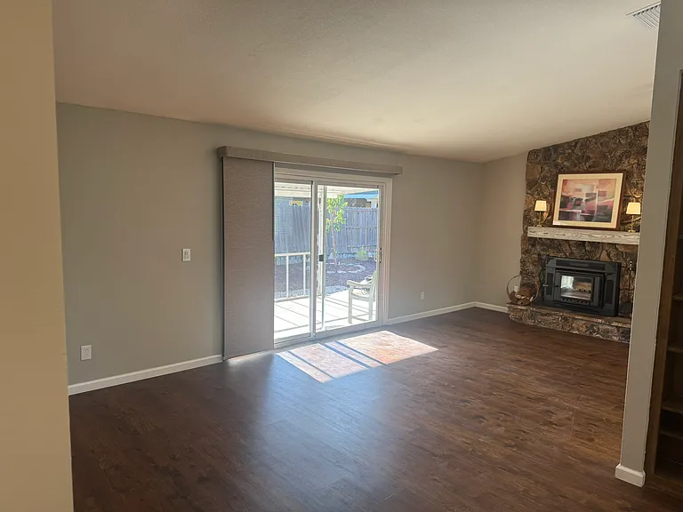 310 Florene Ct — Photo 6