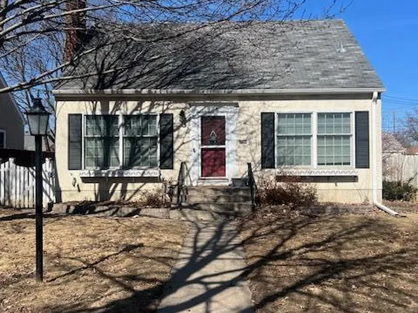 905 Iowa Ave W, Saint Paul, MN 55117