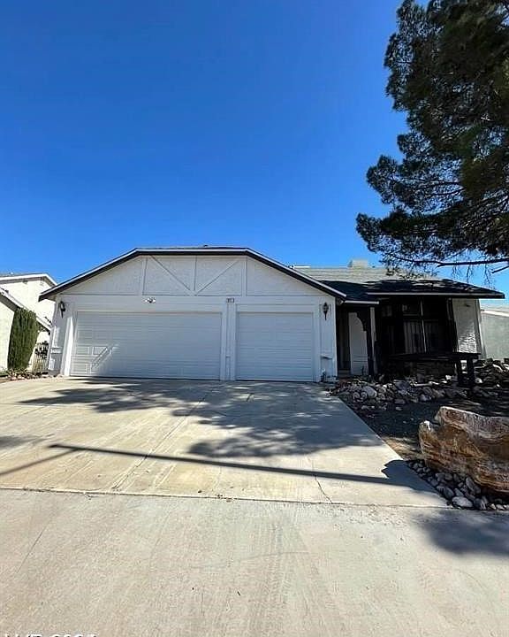 1st image of 321 Bent Creek Dr