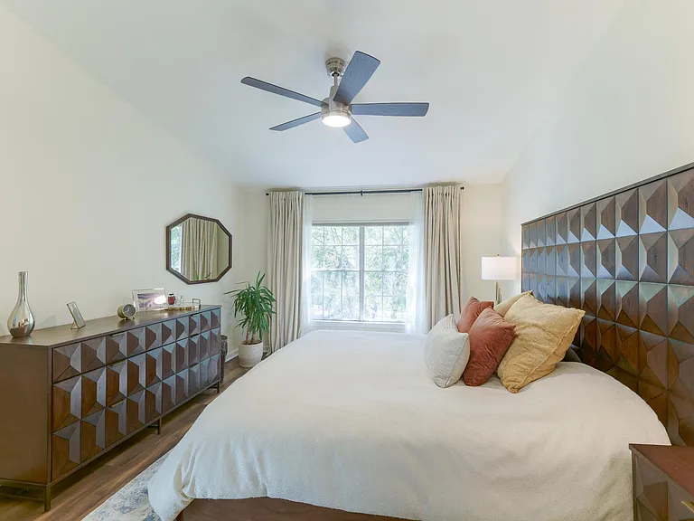 1527 Casino Cir — Photo 21
